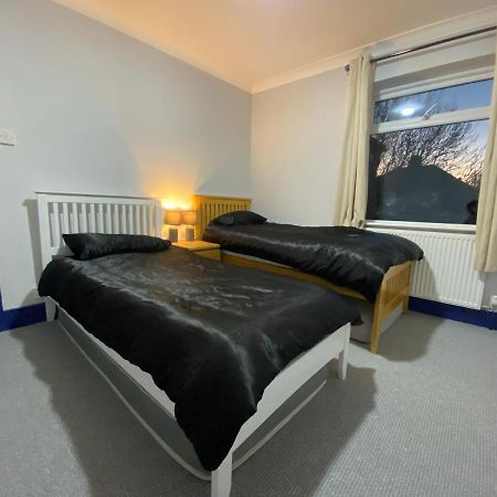 Harewood Lodge - Single And Double Rooms Self Serve Apartment King's Lynn Esterno foto