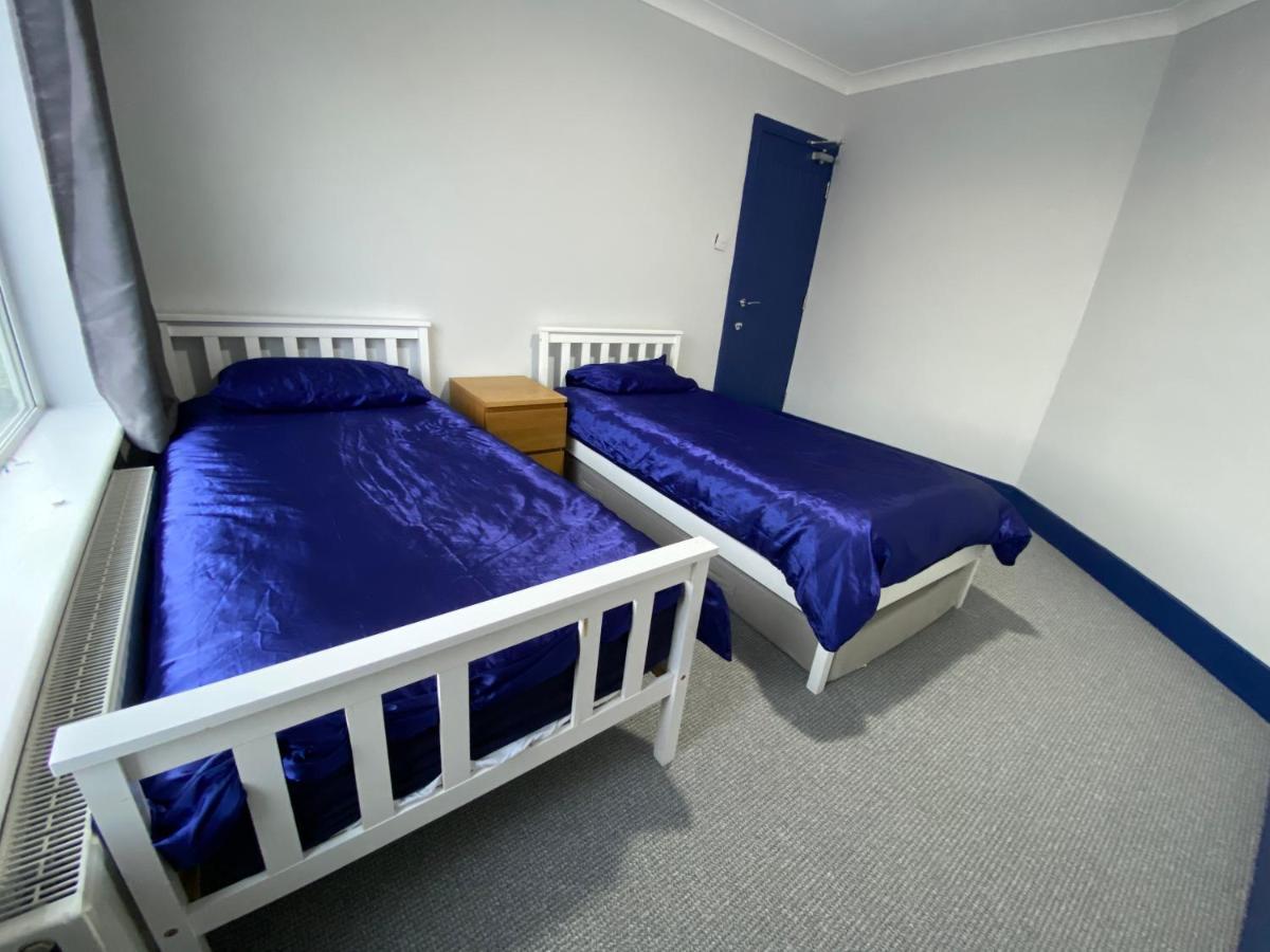 Harewood Lodge - Single And Double Rooms Self Serve Apartment King's Lynn Esterno foto