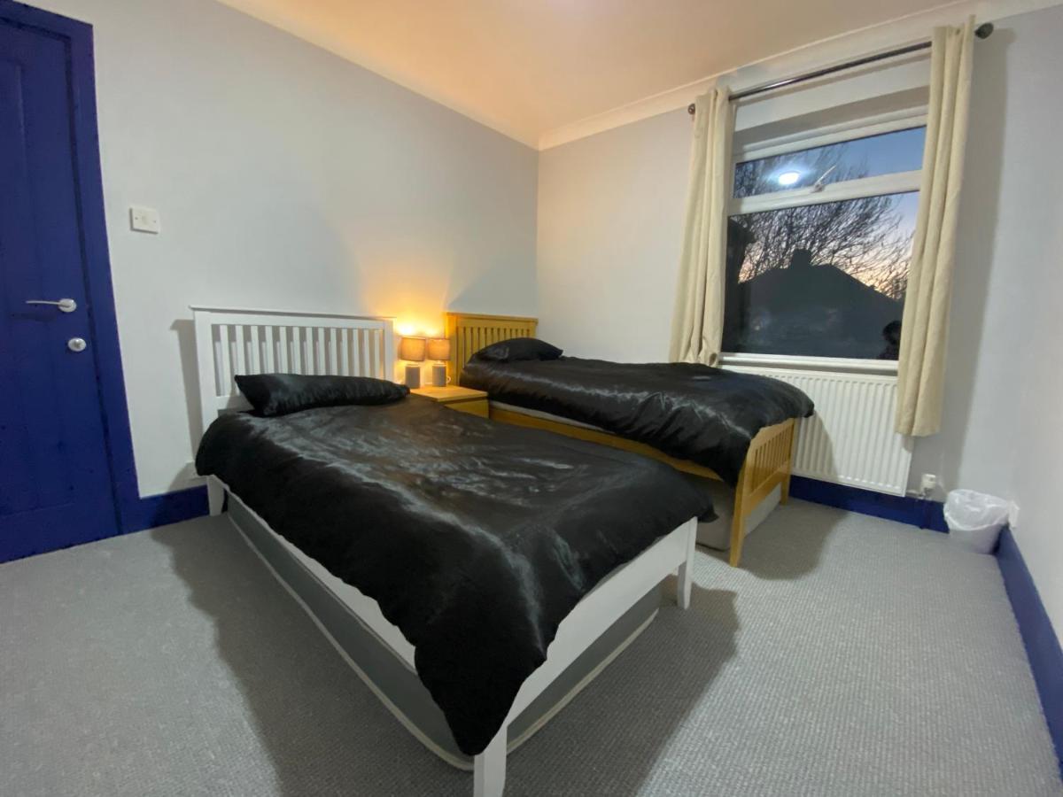 Harewood Lodge - Single And Double Rooms Self Serve Apartment King's Lynn Esterno foto